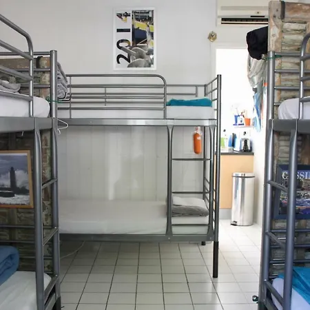 Au Petit Chez Soi Hostel *