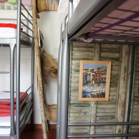 호스텔 Au Petit Chez Soi *