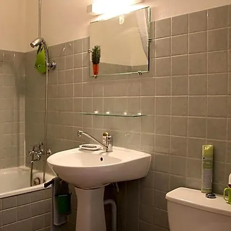 Au Petit Chez Soi Каси