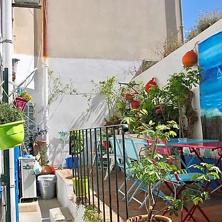 Au Petit Chez Soi Каси