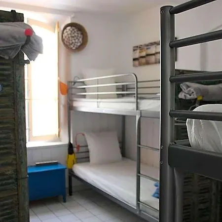 Au Petit Chez Soi Хостел Каси